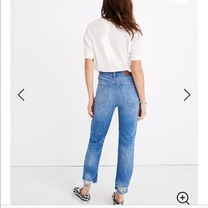 Petite classic straight jeans in Novello wash